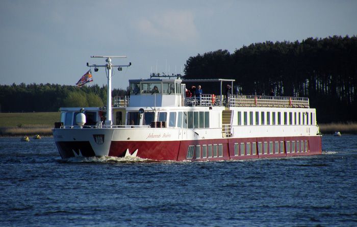 A photo of the Johannes Brahms cruise ship